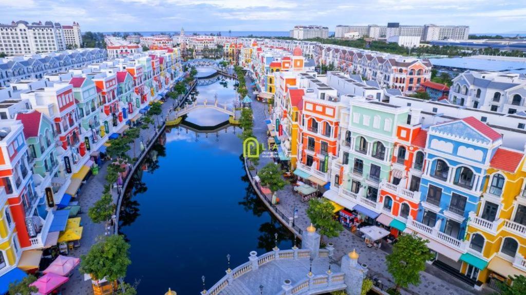 Lia Homestay Grand World Phu Quoc - Sunny Venice Apartment Экстерьер фото